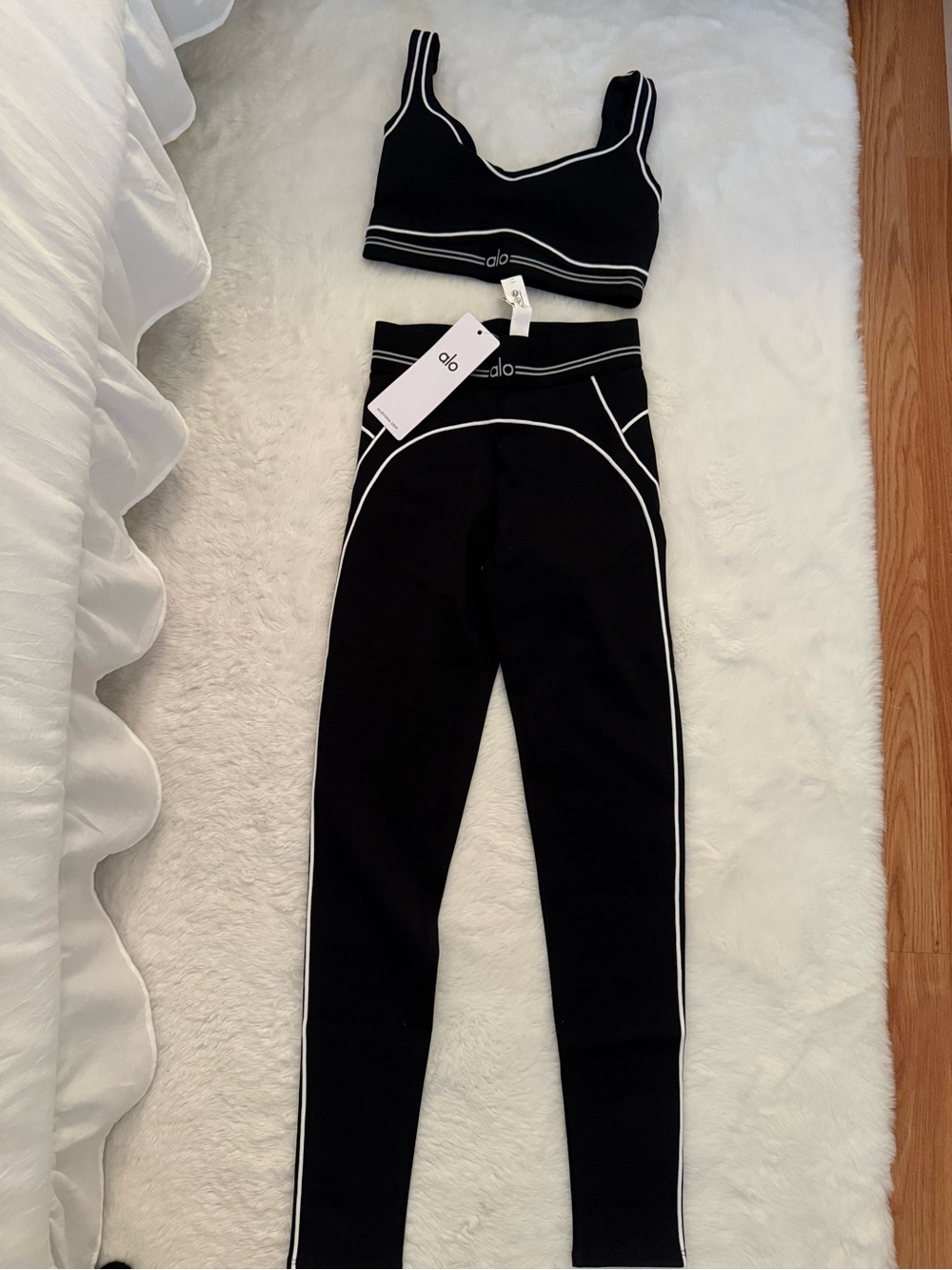 Alo Leggings in Black with White Piping With Matching Bra Top